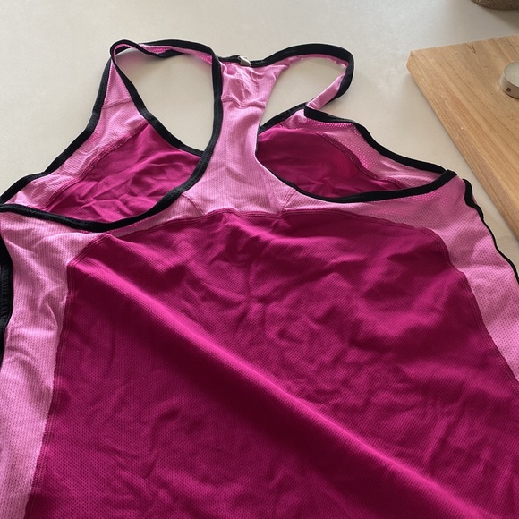 Medium pink Nike running tank - Picture 3 of 3